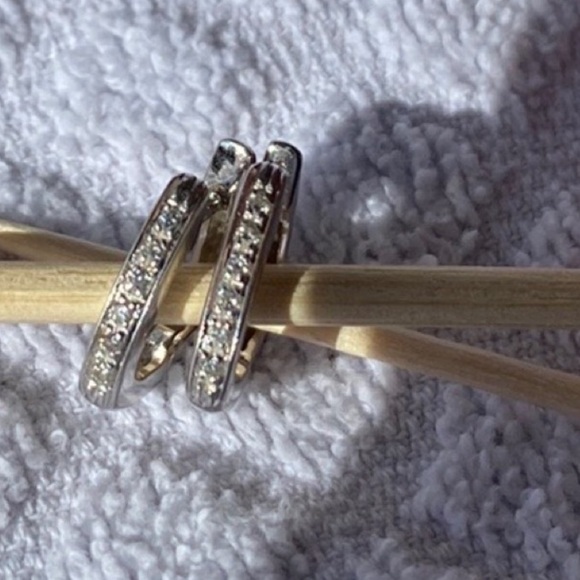 💕HP💕 18k white gold Diamond earrings purchased in Italy 🇮🇹 - appraisal included - Picture 4 of 17